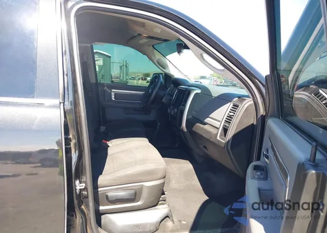 2020 Ram 1500 Classic Warlock 4X2 6'4 Box z USA, uszkodzony, nr VIN 1C6RR6GT7LS138974